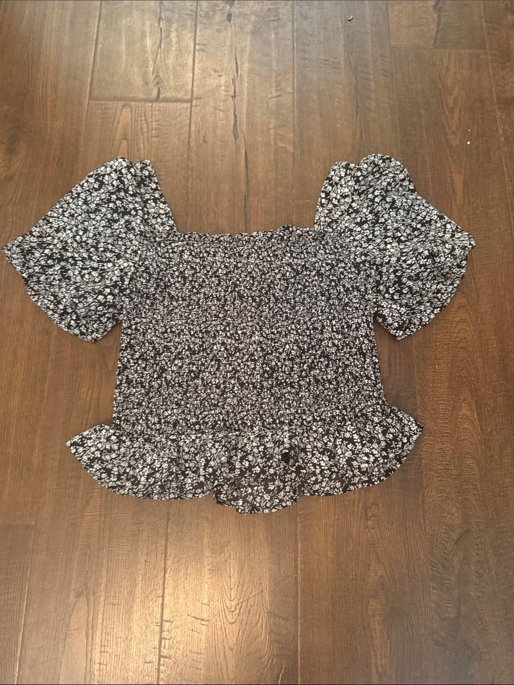 Black and White Floral Smocked Puff-Sleeve Top